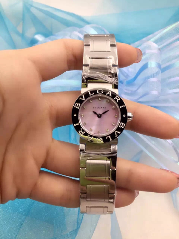 ブルガリ時計正面デザイン